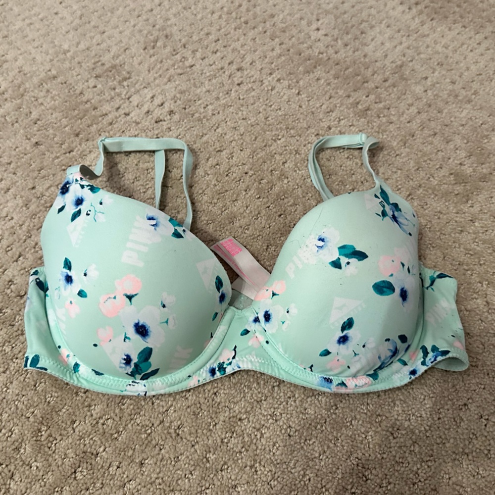 Victoria’s Secret Pink T-shirt bra 34B.
